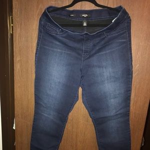 Barely used Nine West pull on stretch skinny jeans